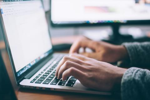 无头Drupal + 前端框架：如何构建高性能的现代化网站？